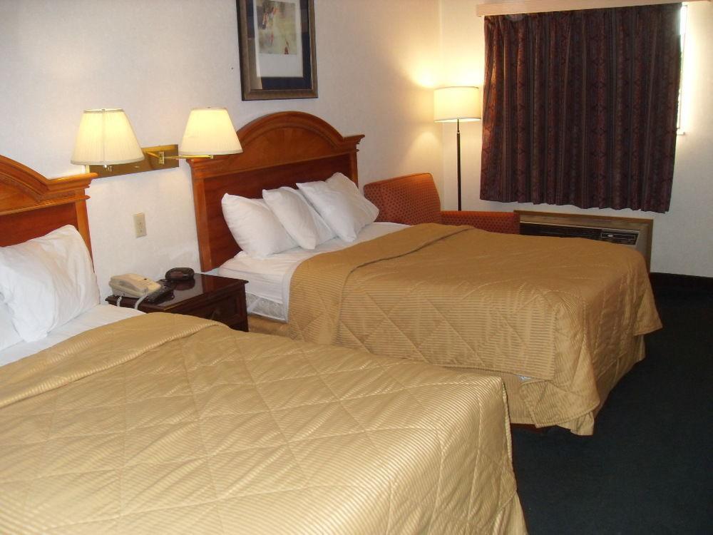 Days Inn By Wyndham Maumee/Toledo Exterior photo